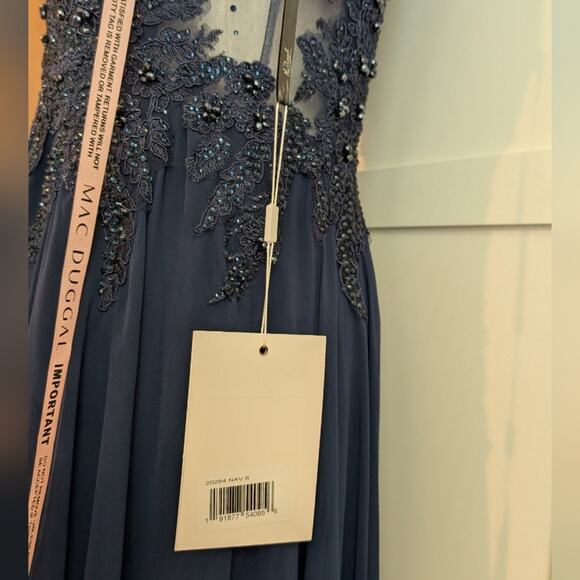 Mac Duggal Navy Applique Cap Sleeve Bodice Flowy Gown Size 6 - Picture 5 of 9